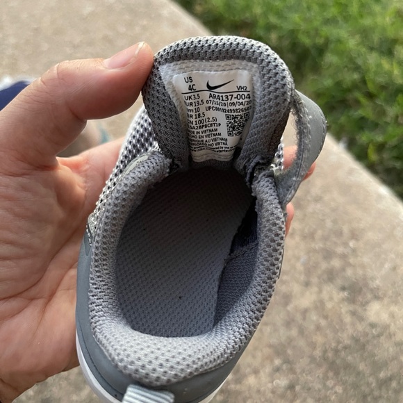 Toddler Nikes 4C - Picture 5 of 6